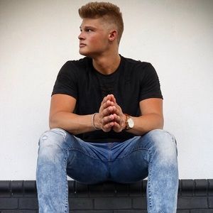 Meet your Posher, Cody